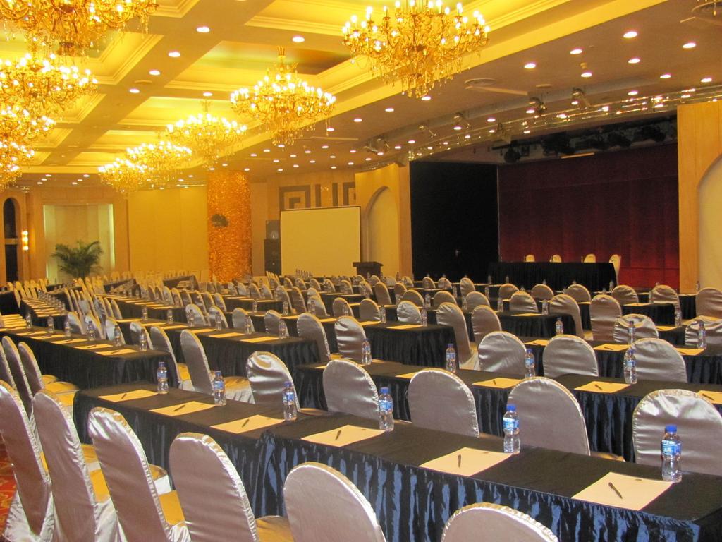 Best Western New Century Hotel Shanghai Exterior foto
